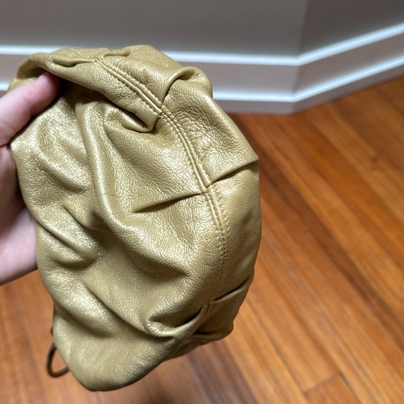 Gold purse with ring handles - Picture 6 of 8